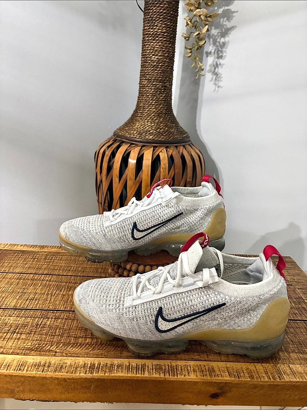 Nike VaporMax Flyknit Sneakers White & Pink US 9